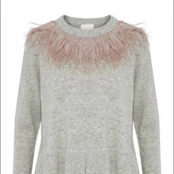 Cinq a sept / grey emira pink Ostrich feather Cropped Ruffle  Sweater XS - Picture 4 of 8